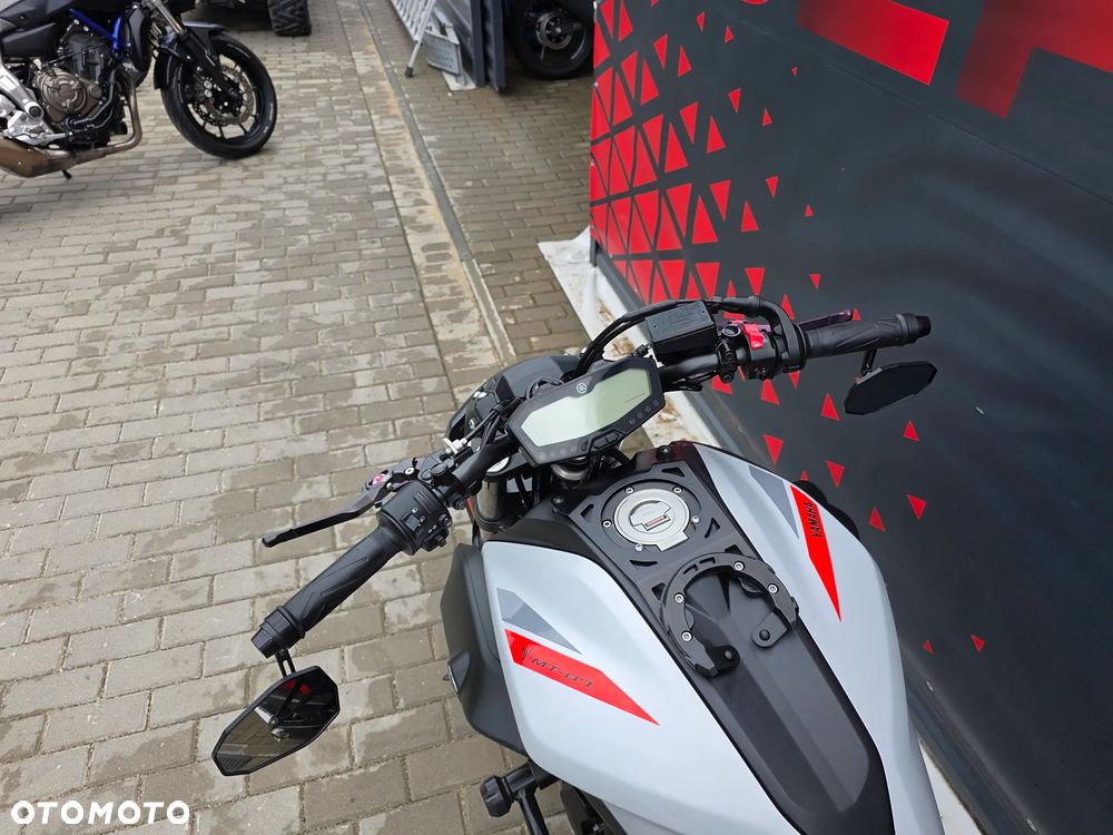 Yamaha MT - 17