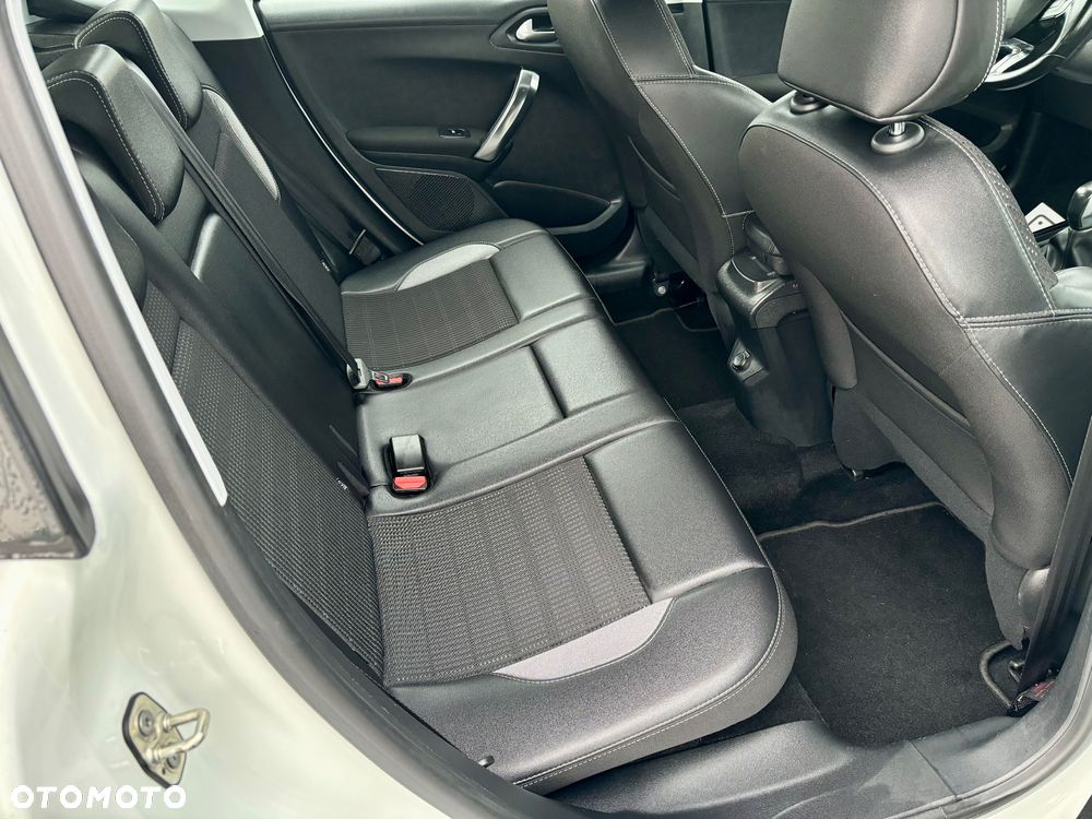 Peugeot 2008 PureTech 110 Stop&Start Allure - 12