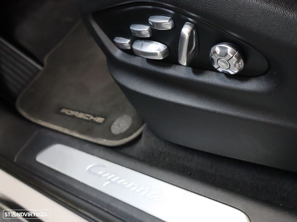 Porsche Cayenne Coupé E-Hybrid - 12