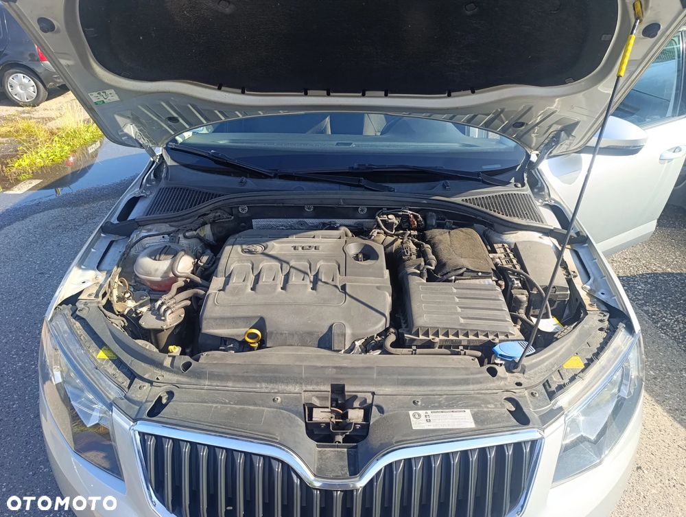 Skoda Octavia 1.6 TDI (Green tec) DSG Ambition - 11