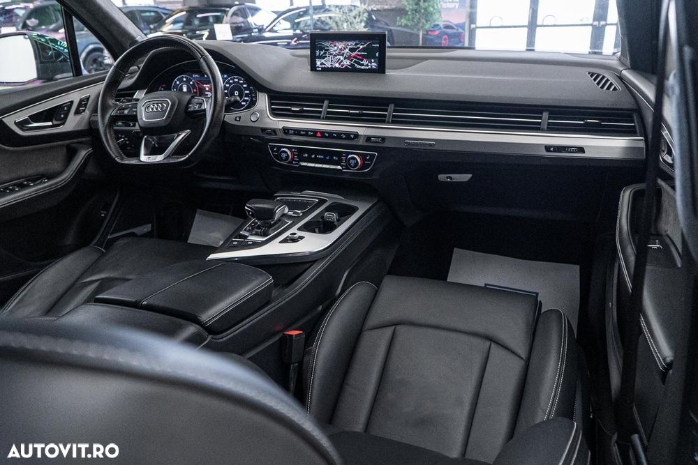 Audi Q7 2017 photo 2