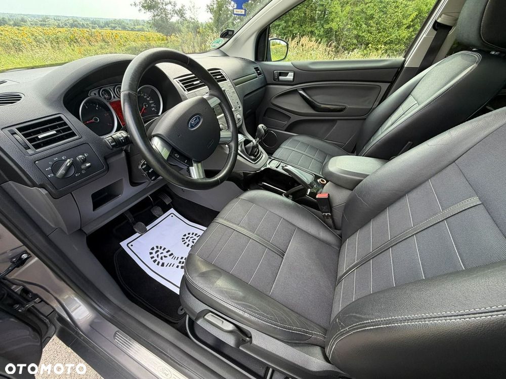 Ford Kuga - 16