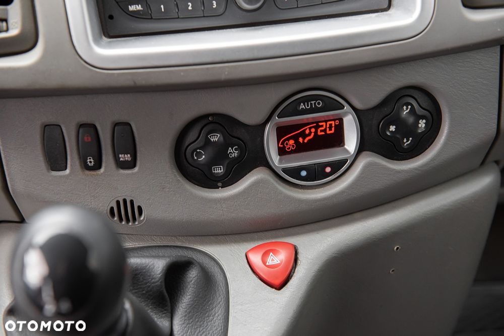 Renault Trafic - 15