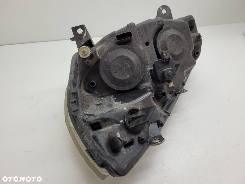 REFLEKTOR LAMPA PRAWA PRZÓD RENAULT SCENIC II 2005 EUROPA - 7