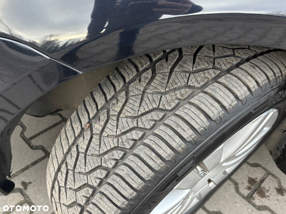 Volkswagen Touran 2.0 TDI DSG Highline - 11