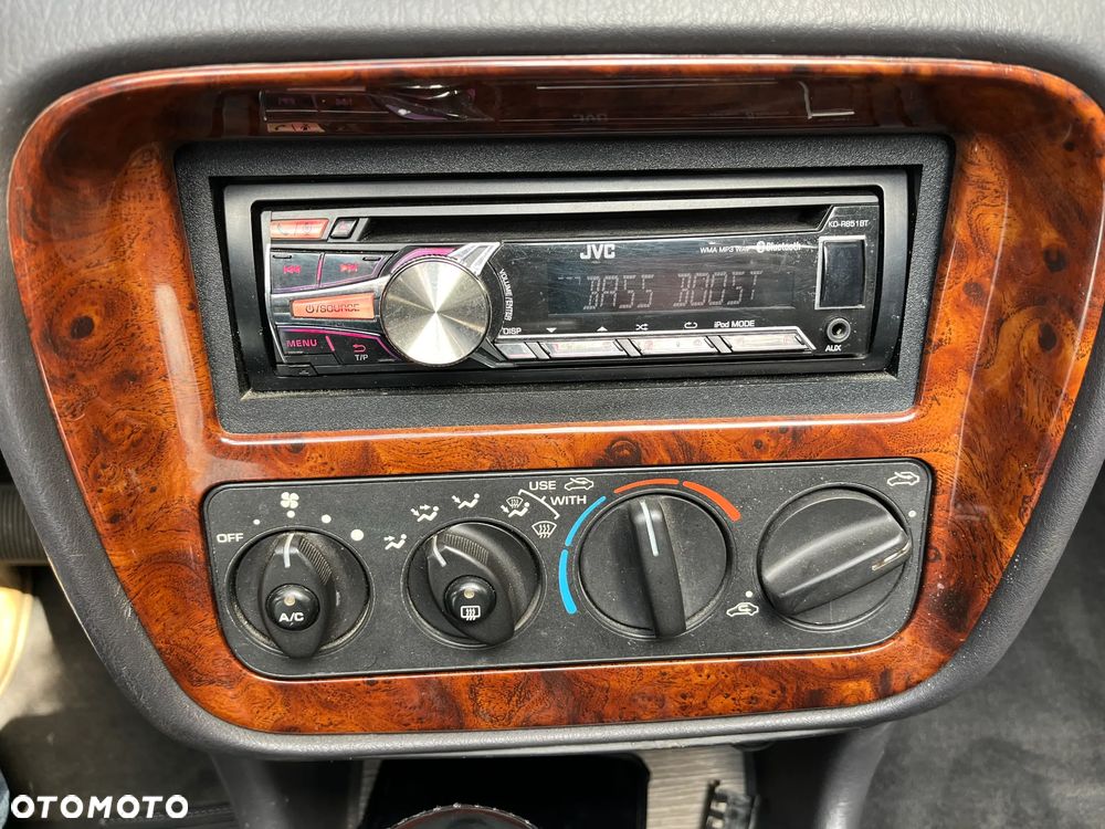 Chrysler Stratus - 34