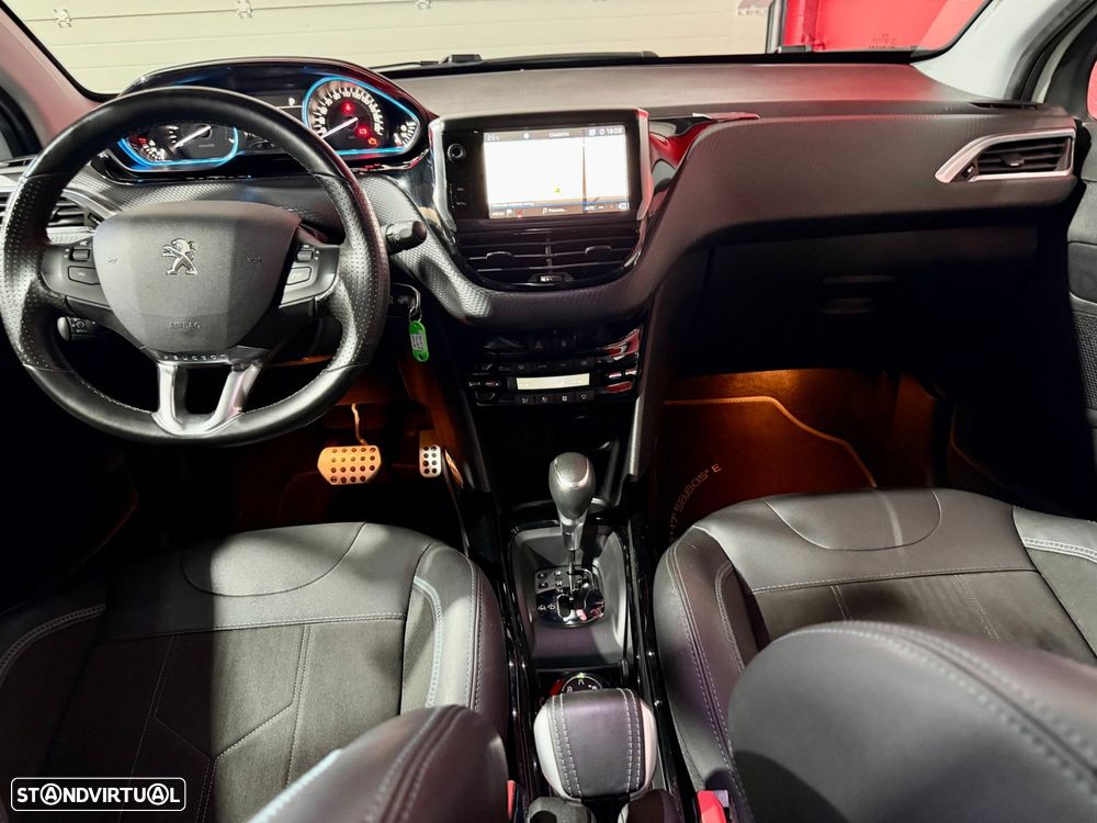 Peugeot 2008 1.2 PureTech Crossway EAT6 - 37
