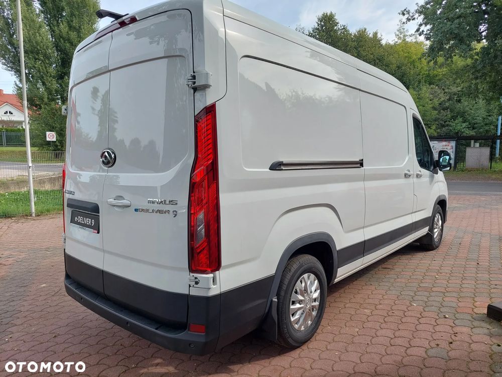 Maxus E-DELIVER 9 - 4