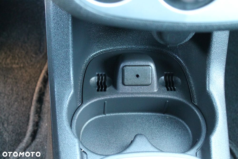 Opel Corsa 1.4 16V Active - 27