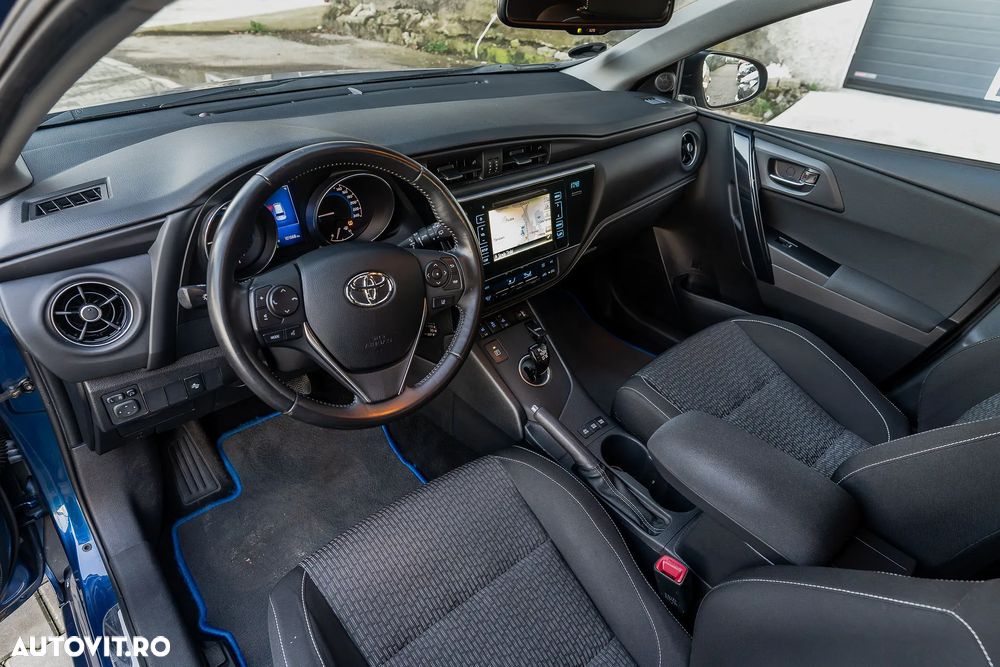 Toyota Auris - 11
