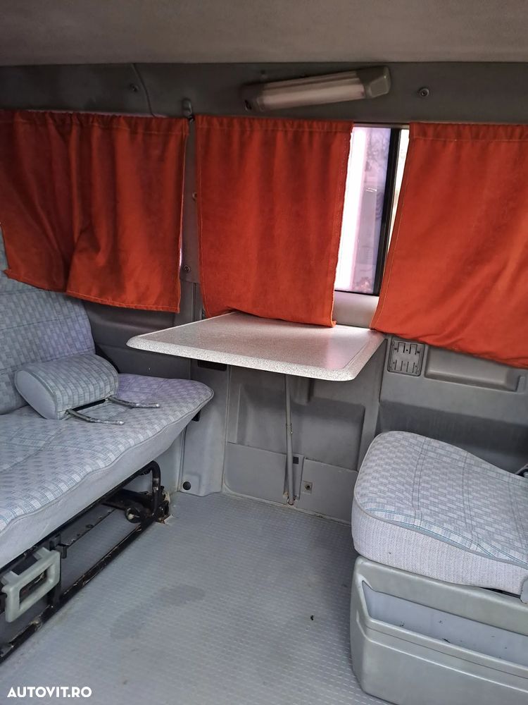 Volkswagen Transporter - 4