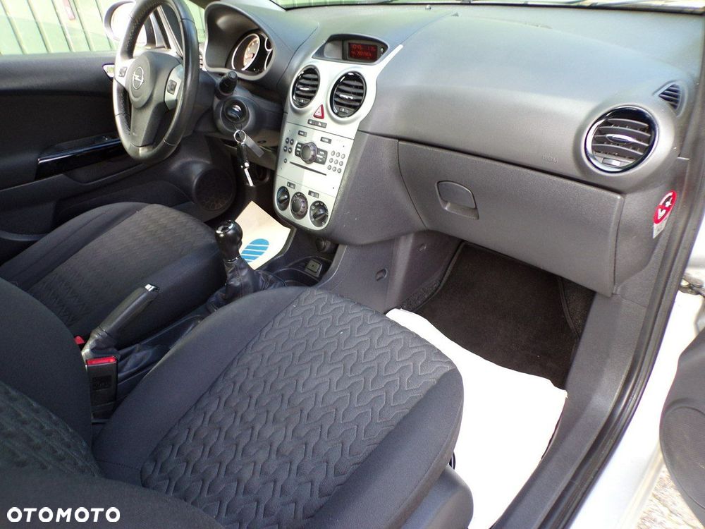 Opel Corsa - 28