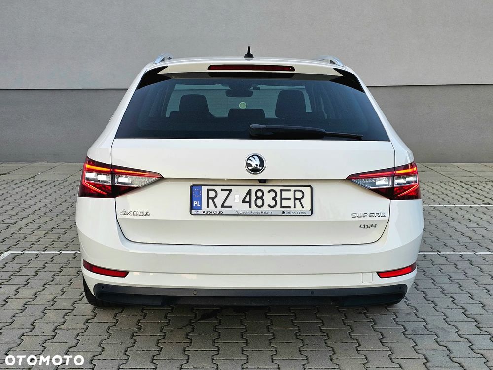 Skoda Superb 2.0 TDI 4x4 DSG L&K - 14