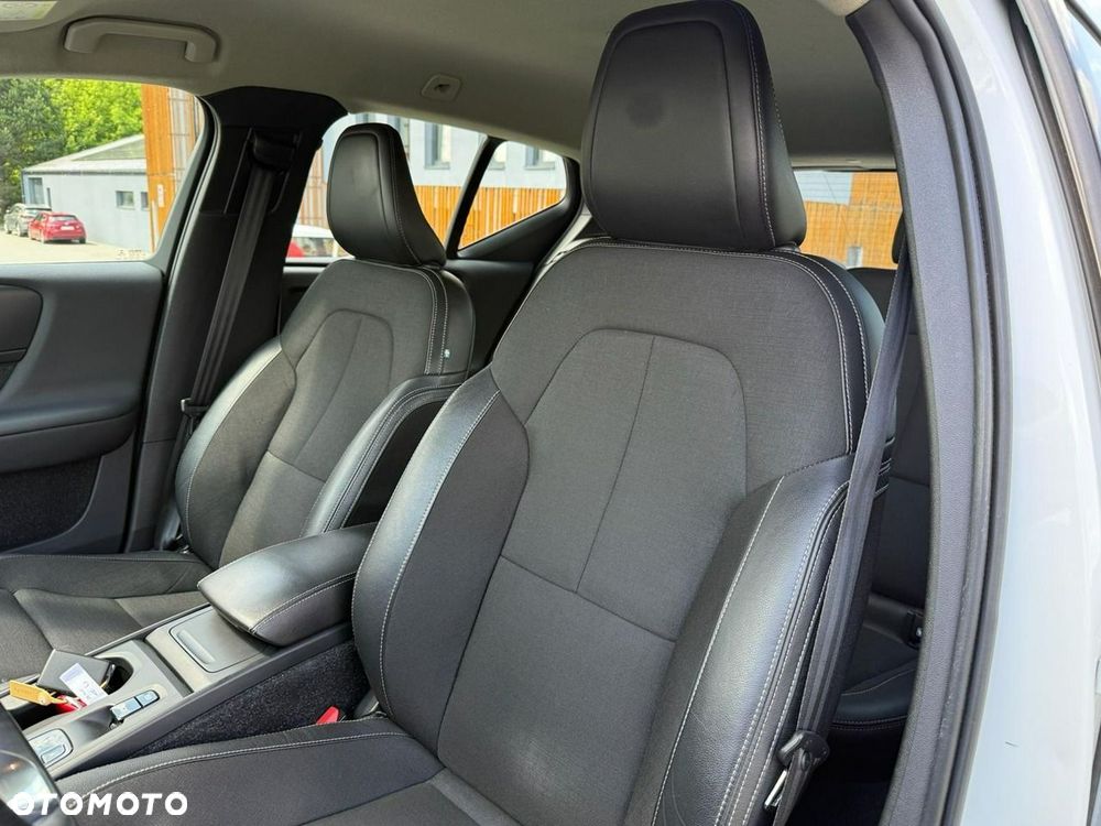 Volvo XC 40 D3 Momentum - 24
