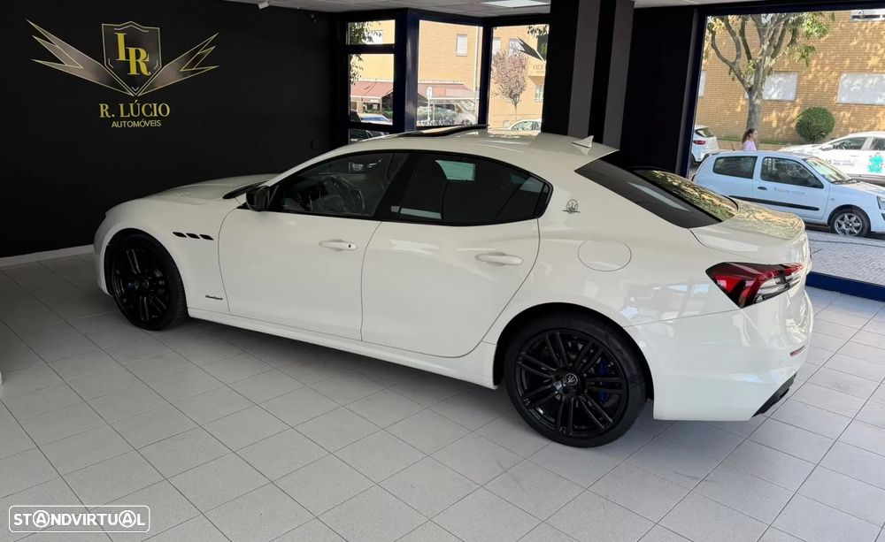 Maserati Ghibli GT Hybrid - 13