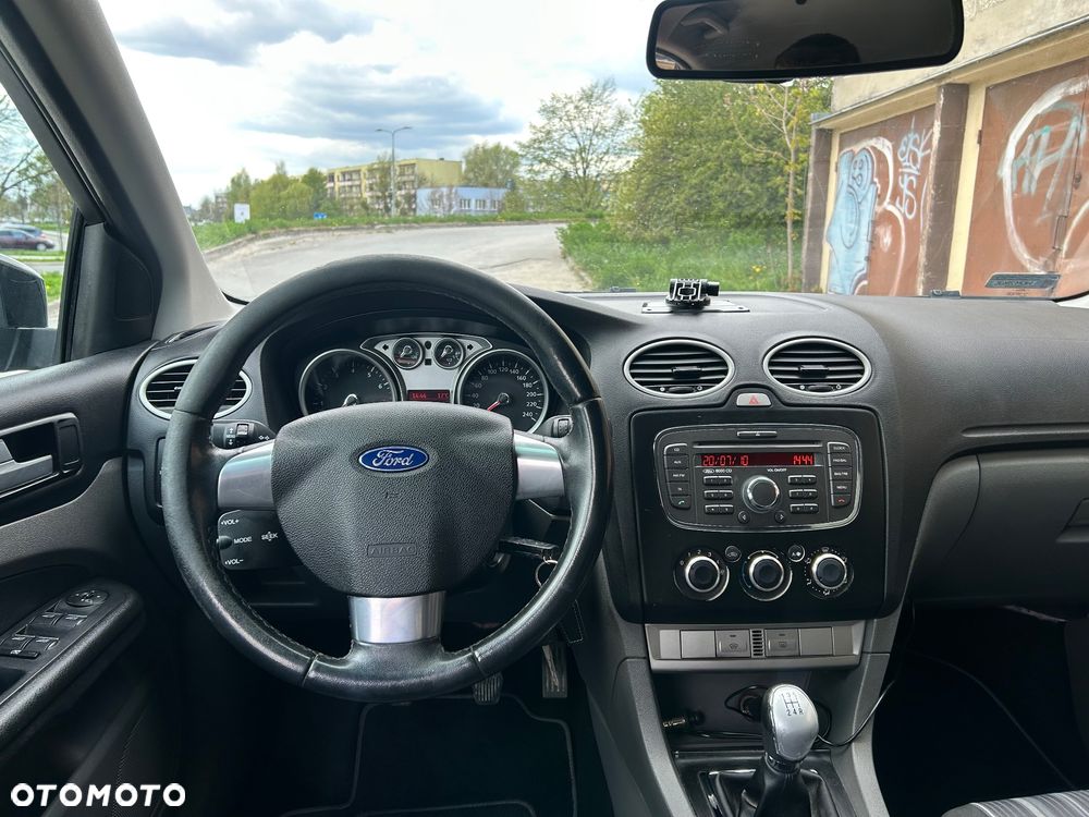 Ford Focus 1.6 16V Titanium - 8