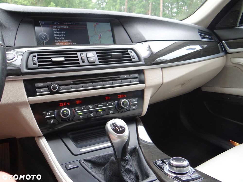BMW Seria 5 525d - 22
