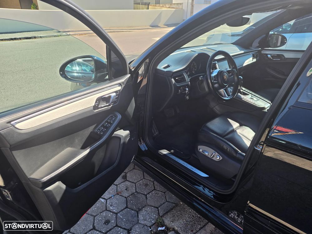 Porsche Macan Turbo PDK - 11