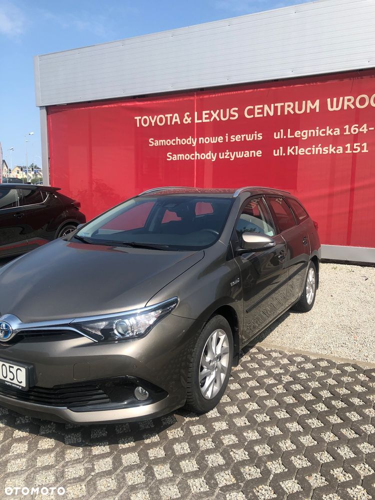 Toyota Auris Hybrid 135 Premium - 2