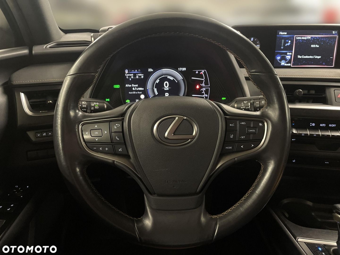 Lexus UX - 17