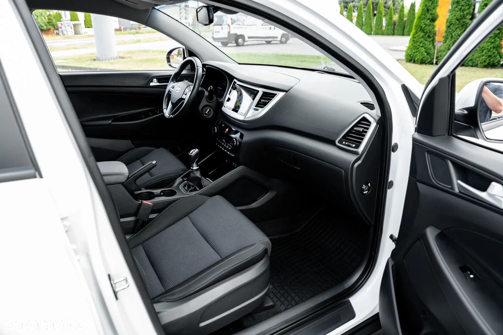 Hyundai Tucson 1.7 CRDI BlueDrive Style 2WD - 21