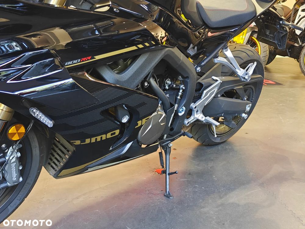 QJMOTOR SRK 800RR - 4
