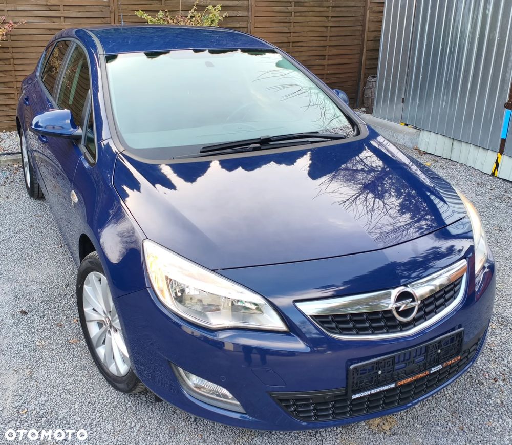 Opel Astra 1.4 150 Jahre - 1