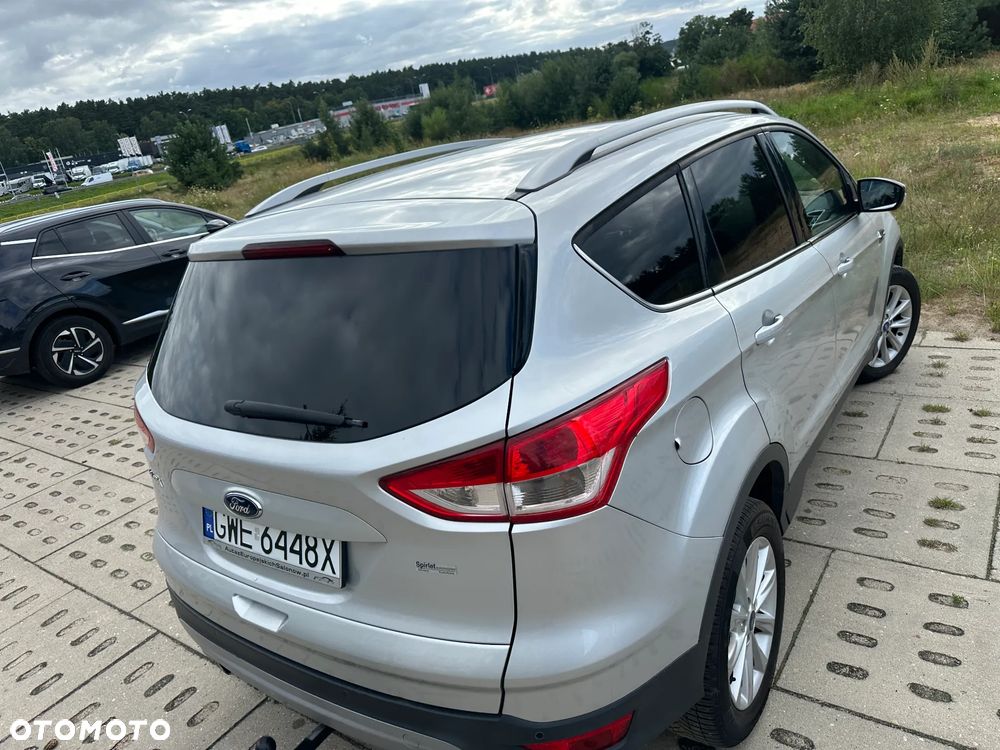 Ford Kuga 2.0 TDCi 2x4 Titanium - 12