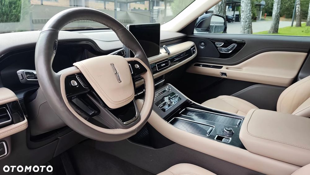 Lincoln Aviator - 11