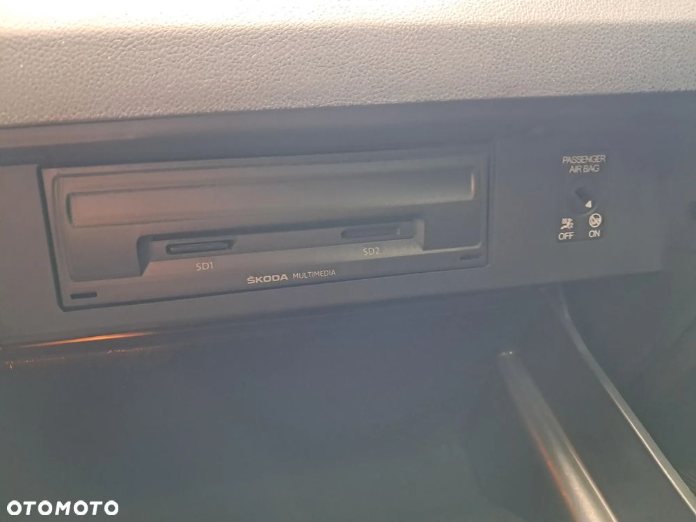 Skoda Octavia Combi 2.0 TDI 4x4 DSG Scout - 27