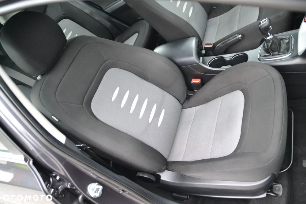 Kia Ceed 1.6 GDI Dream Team Edition - 29