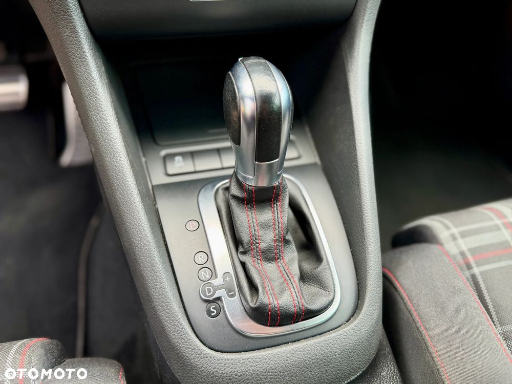 Volkswagen Golf 2.0 TSI GTI DSG - 18