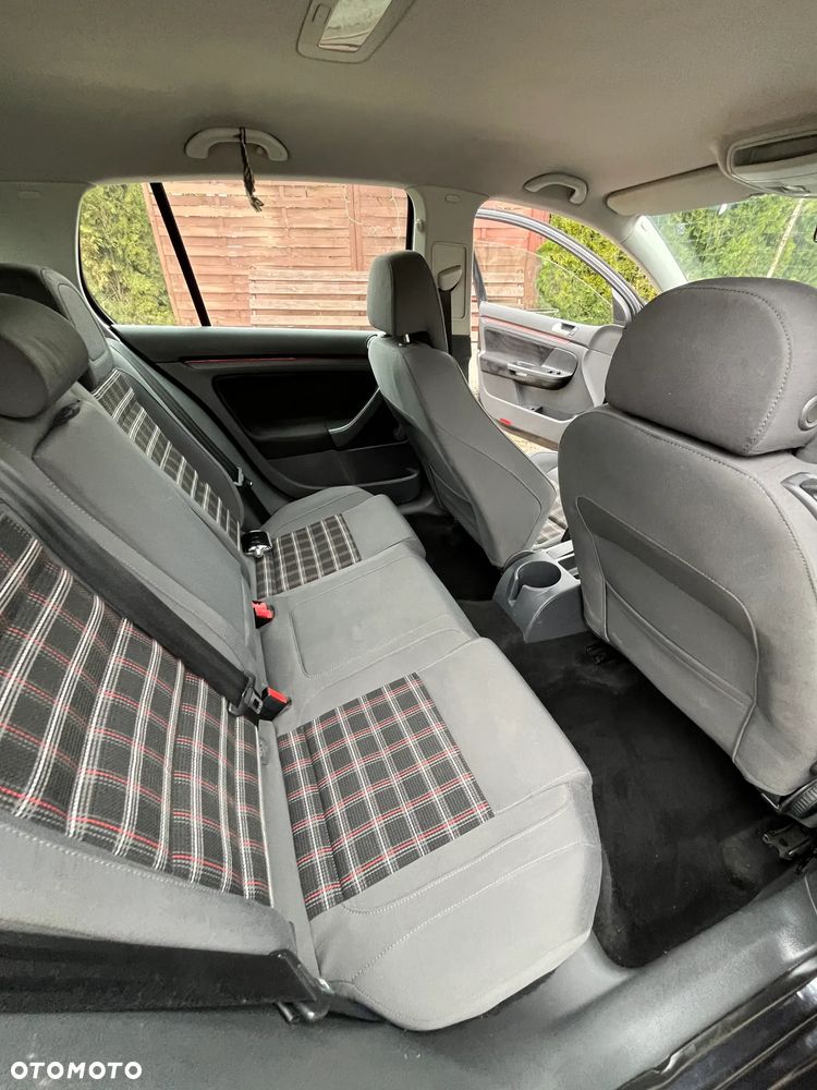 Volkswagen Golf 1.6 Q-Line - 15