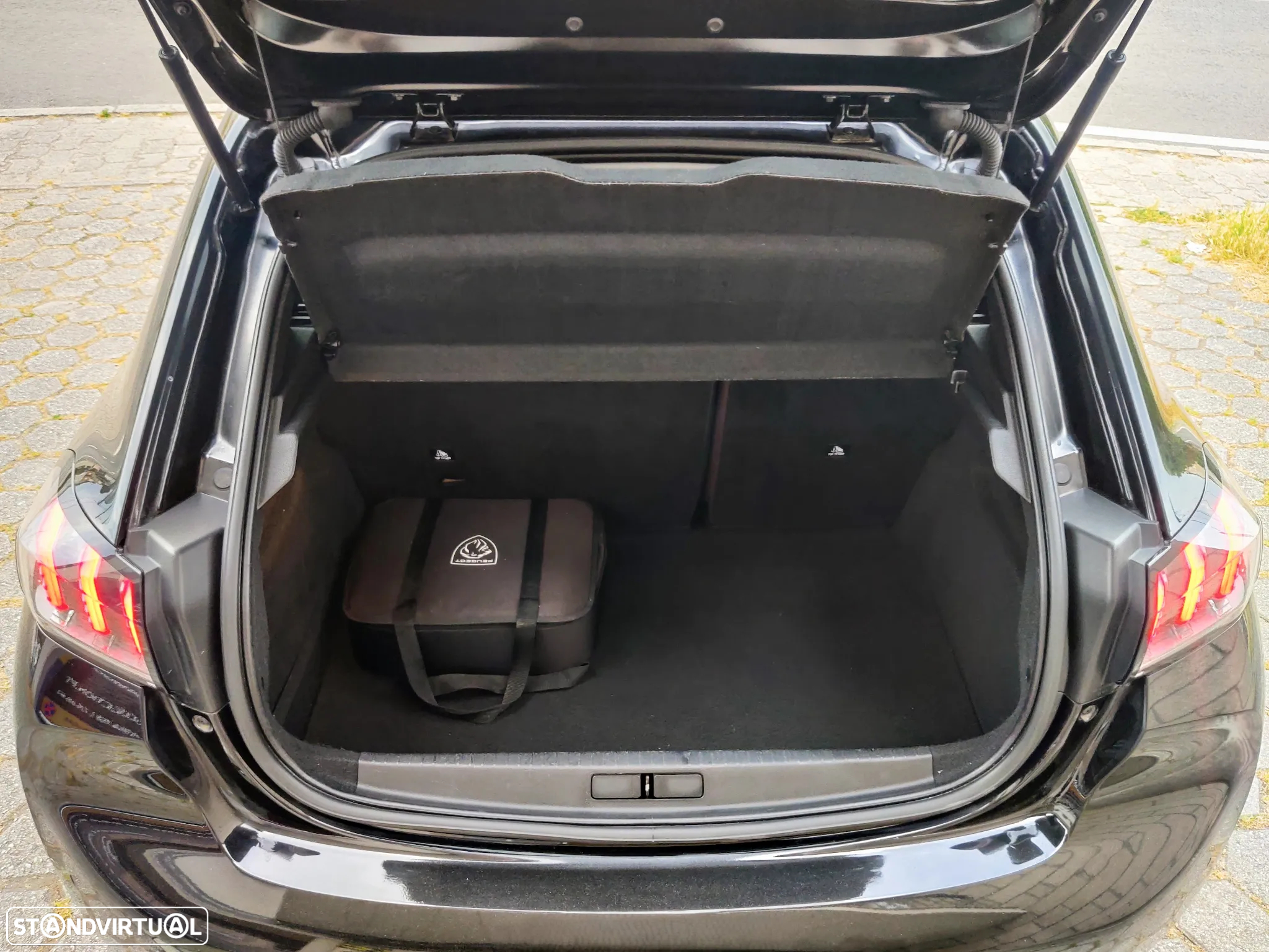 Peugeot e-208 50 kWh Allure - 36