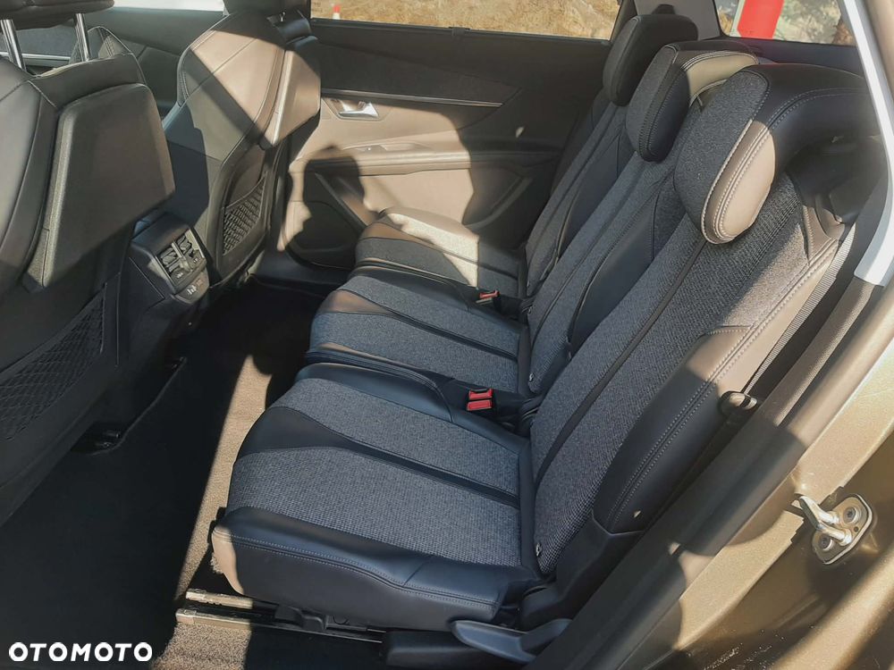 Peugeot 5008 2.0 BlueHDi Allure 7os - 19
