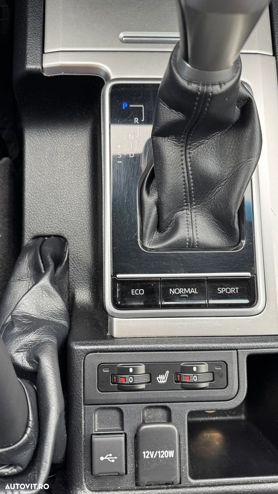 Toyota Land Cruiser 2.8l D-4D 204 CP A/T 7 locuri Executive - 17