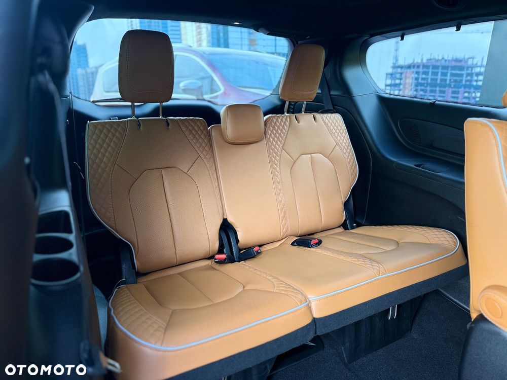 Chrysler Pacifica - 24