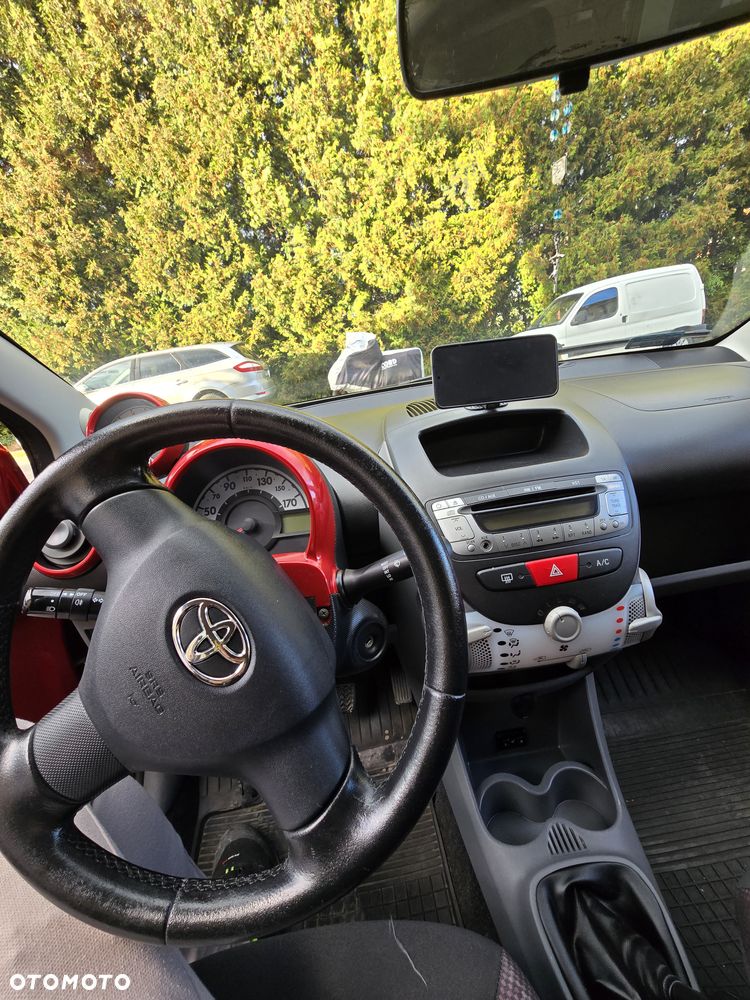 Toyota Aygo ver-1-0-vvt--i - 10