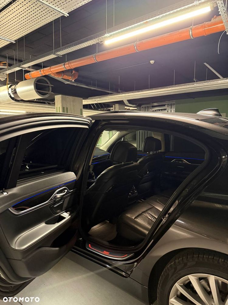 BMW Seria 7 740d xDrive - 18