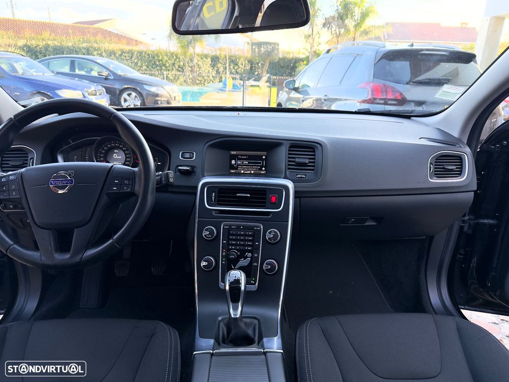 Volvo V60 Cross Country 2.0 D3 Momentum - 49