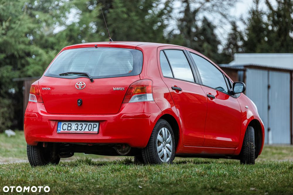 Toyota Yaris 1.0 Entry EU5 - 8