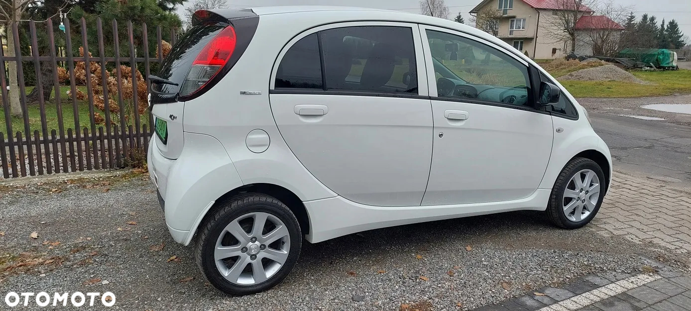 Peugeot iOn - 12