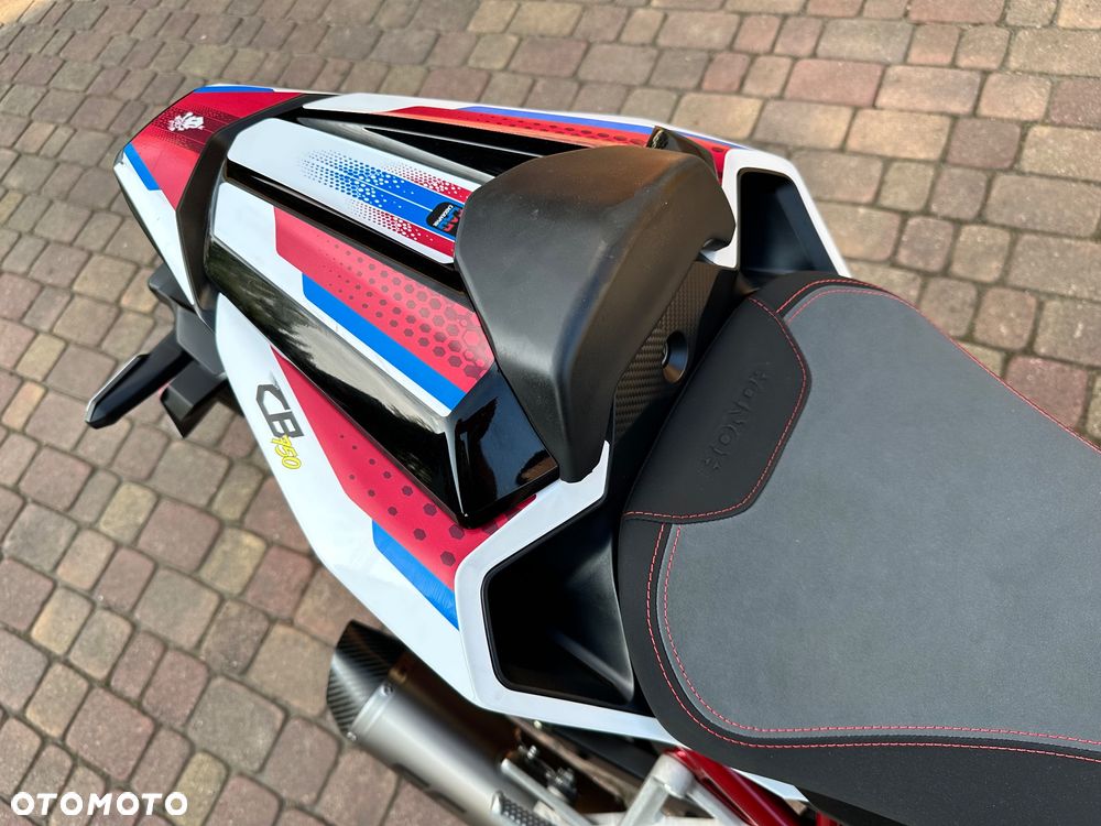 Honda CB - 12