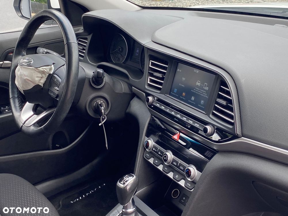 Hyundai Elantra 1.6 Comfort - 15