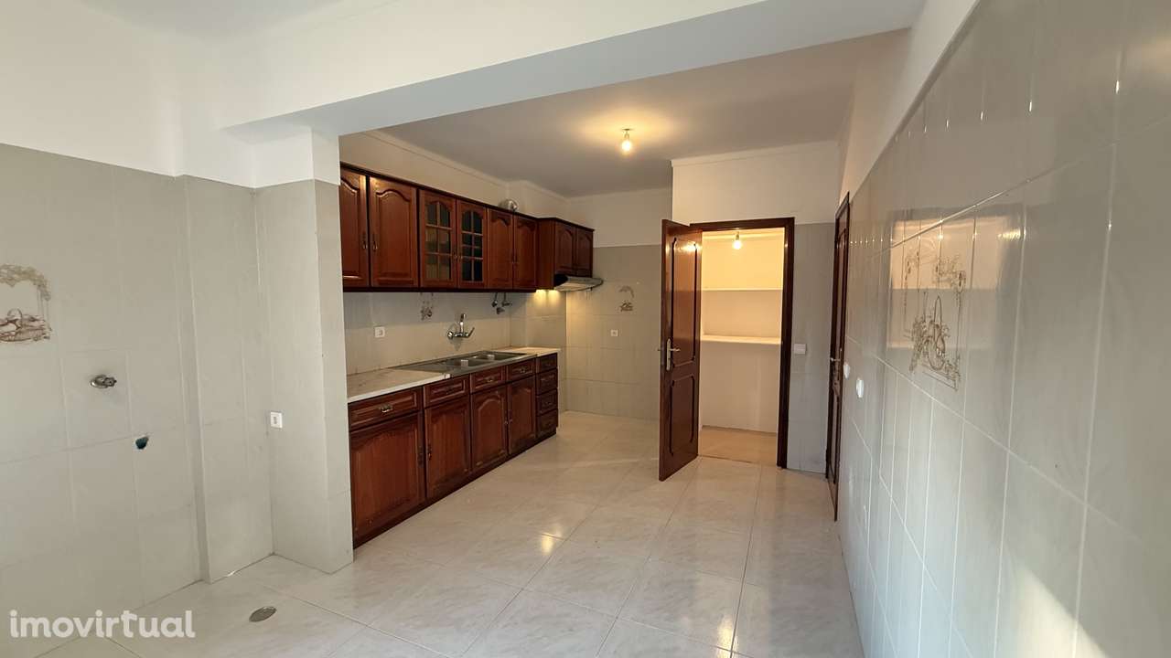 Apartamento T3 com 125 m2, garagem, R/C alto - Grande imagem: 4/14