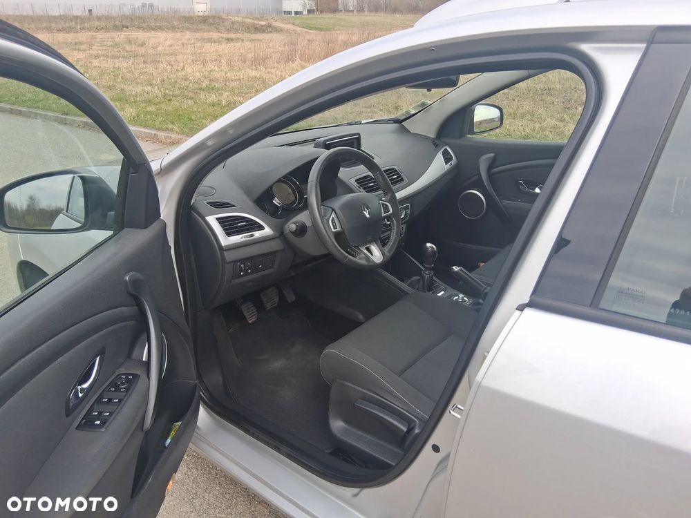 Renault Megane ENERGY dCi 110 Start & Stop LIMITED - 11