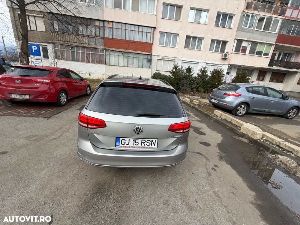 Volkswagen Passat 2.0 TDI DSG Comfortline - 9