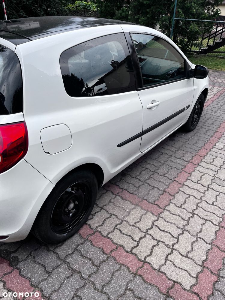 Renault Clio - 7