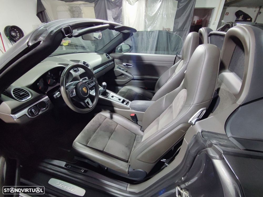 Porsche 718 Boxster 2.0 T - 19