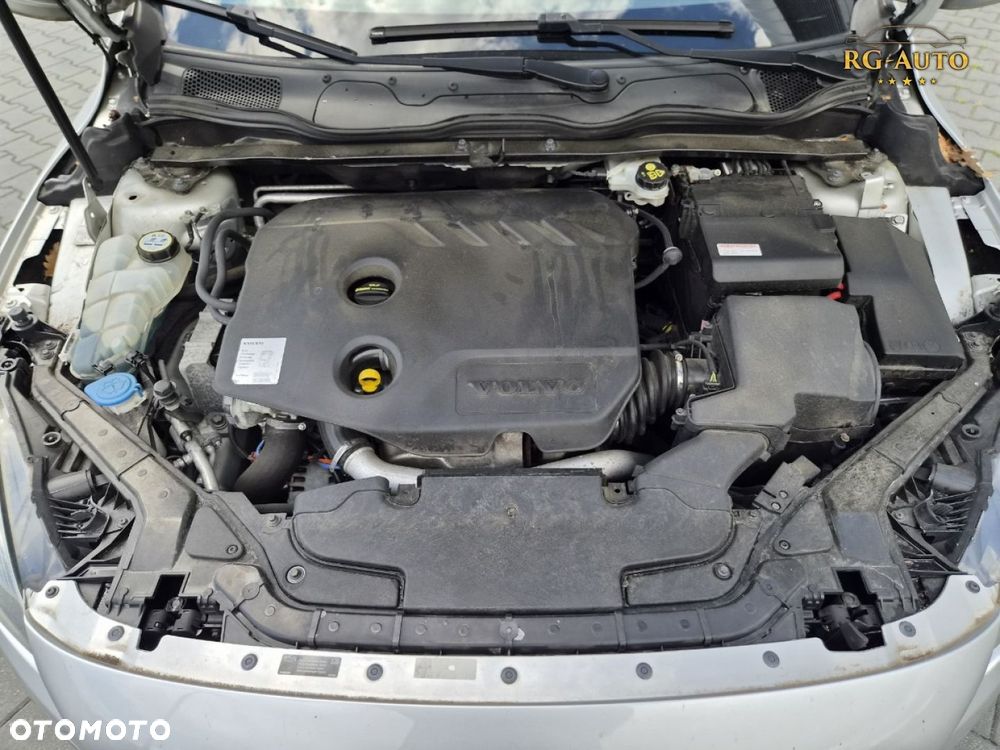 Volvo V40 - 24